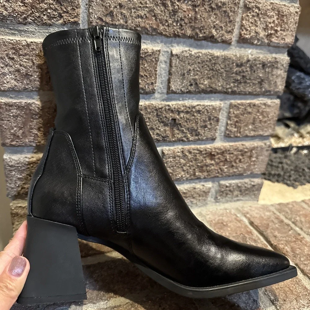 Steve Madden Womens Vallie Square Toe Bootie Size  9 Block Heel Boots